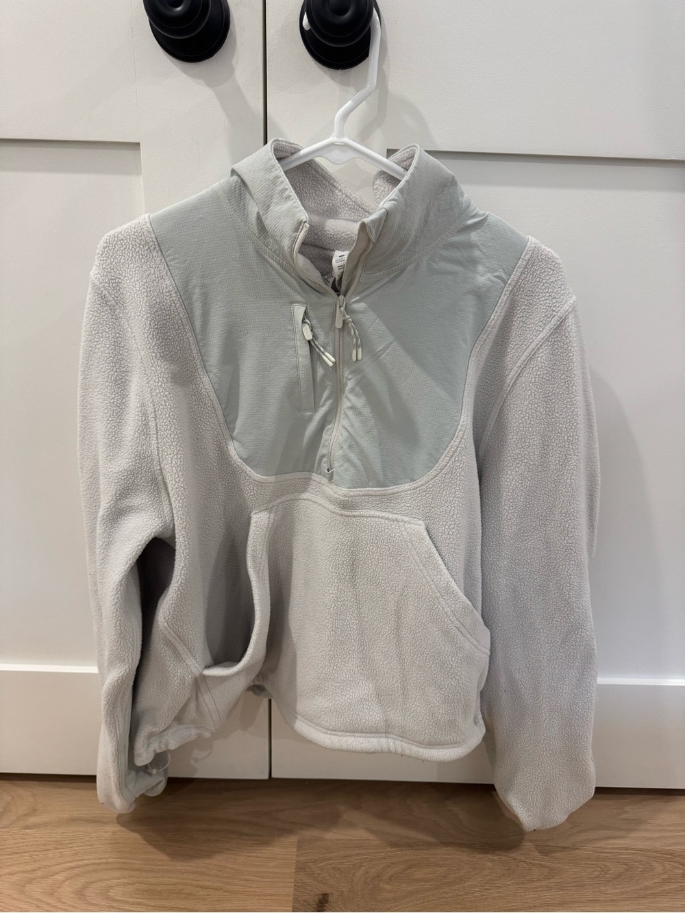 Lululemon Fleece Pullover in White Size 10